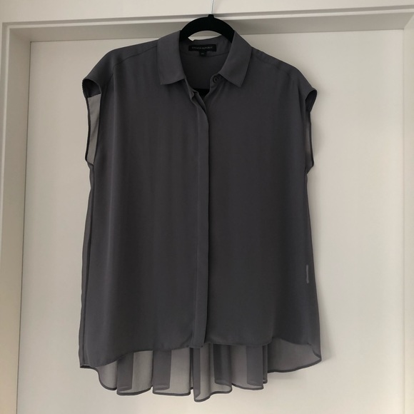 Banana republic flowy blouse in XS - Picture 1 of 3